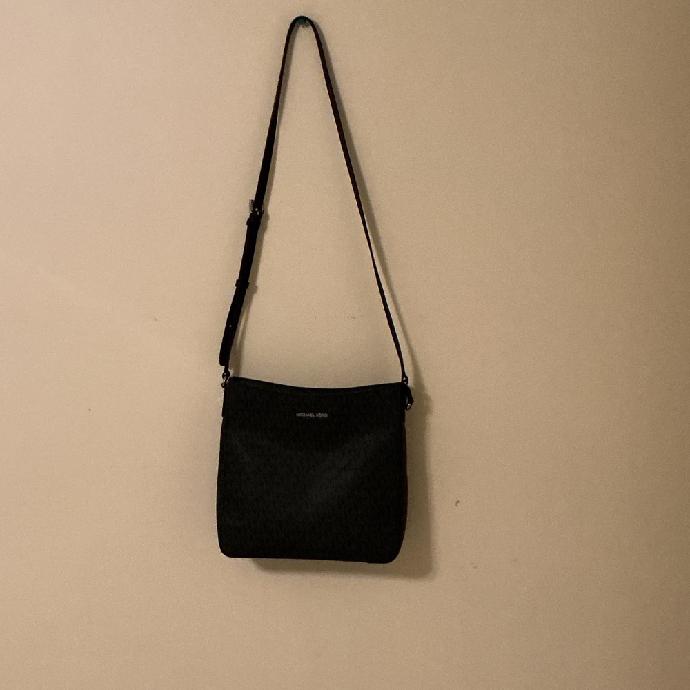 Michael Kors Elegant Black Crossbody Bag